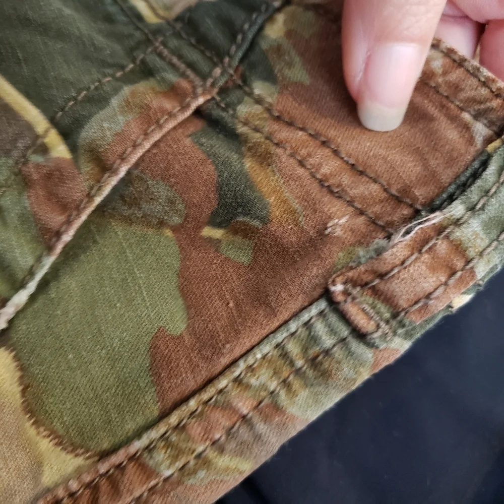 Anthropolgie Size 28 Camouflage Cargo Pants